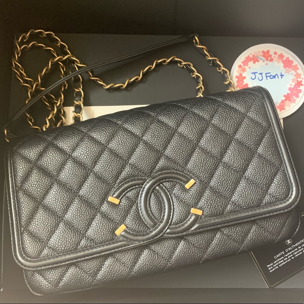❌sold❌Chanel Caviar Filigree Medium Flap GHW